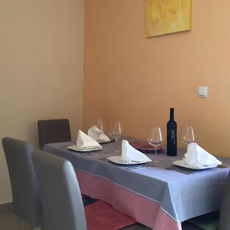 Stunning In Zdrilo 別荘 ヤセニクセ