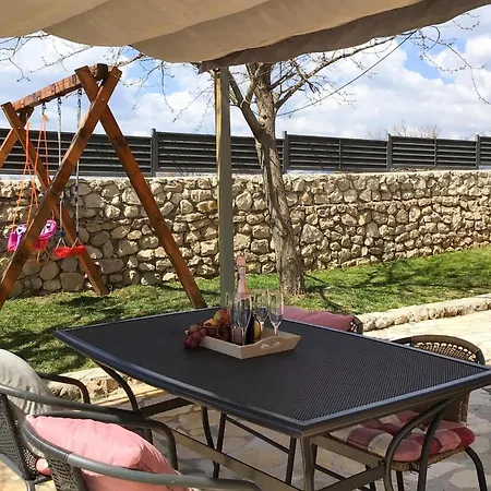 Stunning In Zdrilo *