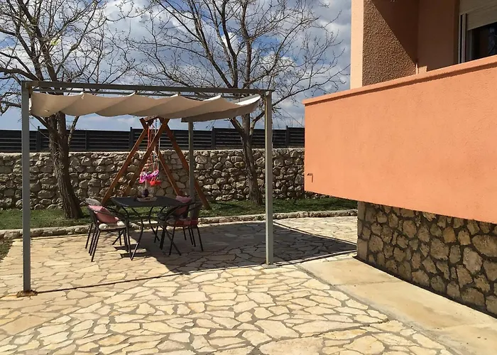 Stunning In Zdrilo * Jasenice (Zadar)